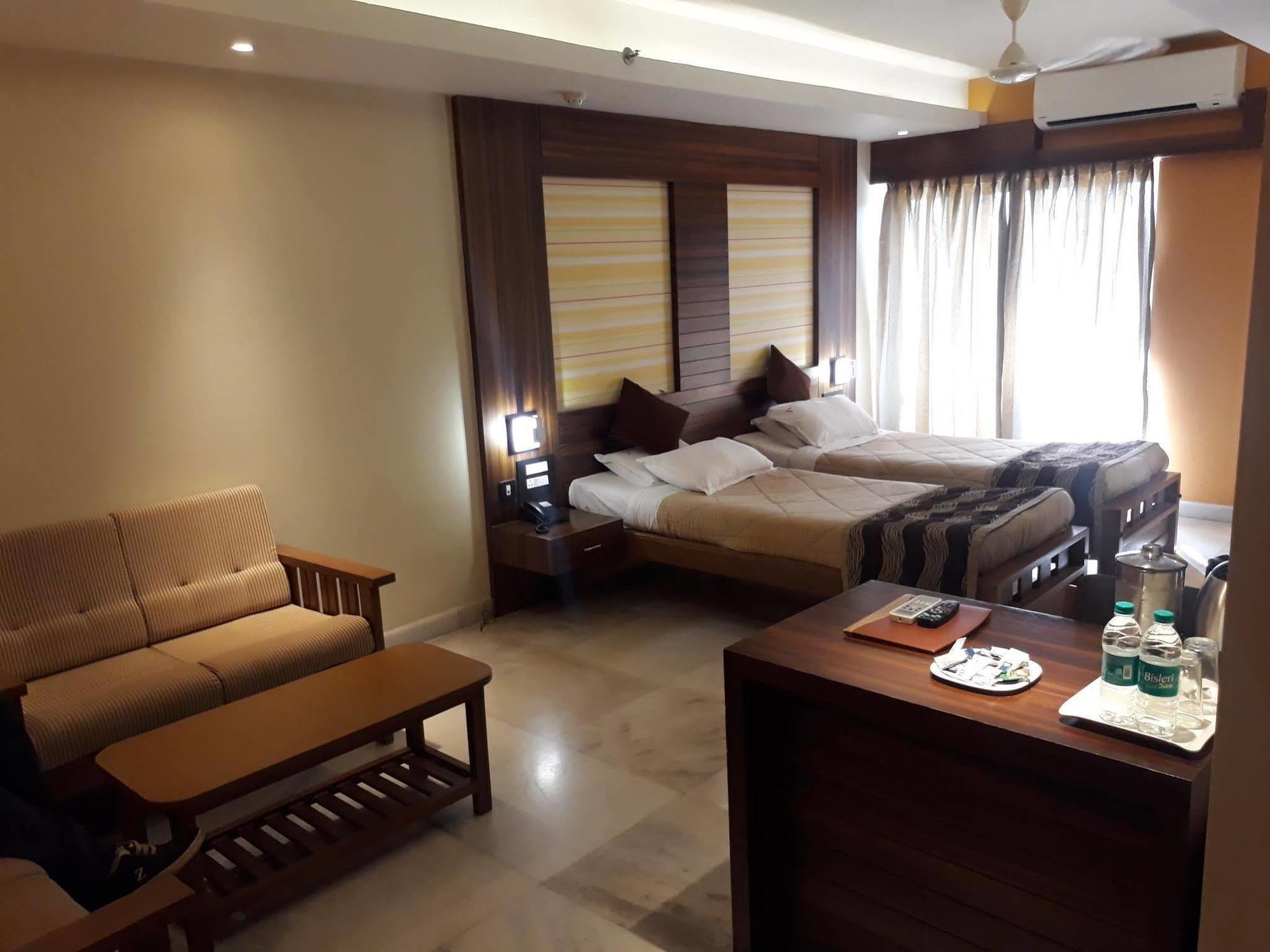 Hotel Madhuvan Serai Manipal Eksteriør bilde